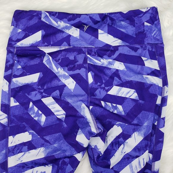 Old Navy Workout Capri Leggings - Picture 3 of 9